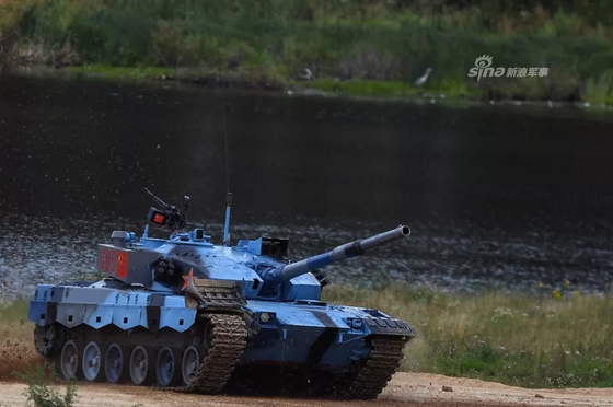 “坦克兩項(xiàng)”半決賽中國小組奪魁，“海上登陸”接力賽暫居第一